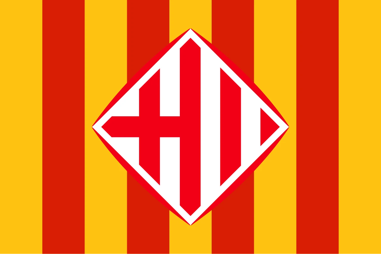 Bandera de nou franges verticals groges i vermelles amb el rombe municipal al centre