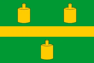 Bandera verda amb una franja horitzontal daurada i tres segells daurats