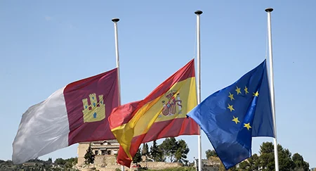 Bandera España en luto